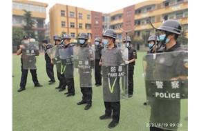 雷豹保安服務公司與各學校組織反恐防暴演練